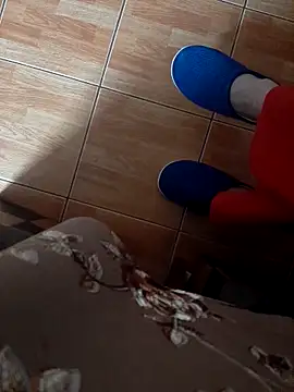 Snapshot of feet_toes chatting on 11-07-25, 07:19 feet toes online show from 11-07-25, 07:19