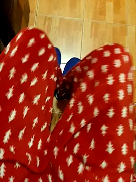 Snapshot of feet_toes chatting on 11-12-25, 12:55 feet toes online show from 11-12-25, 12:55