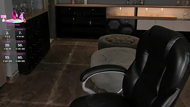 MadelineFox online show from 04-10-26, 09:36