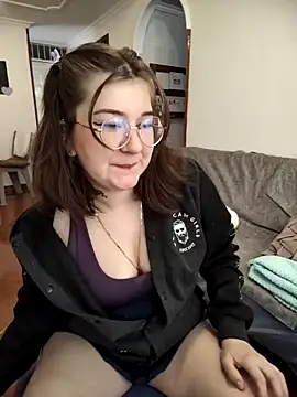 Snapshot of HunnyyLove chatting on 10-06-25, 04:37 HunnyyLove online show from 10-06-25, 04:37