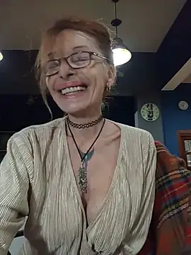 Snapshot of FrozenWaffle chatting on 05-25-26, 05:52 FrozenWaffle online show from 05-25-26, 05:52