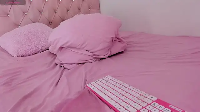 sofiaa snoww online show from 03-02-25, 09:43