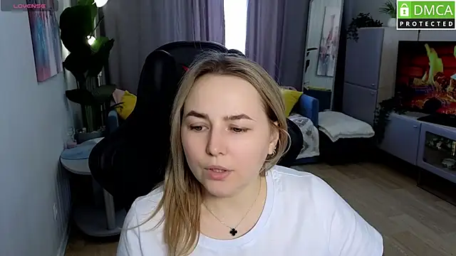 Snapshot of Mira_Mermayd chatting on 04-29-26, 08:40 Mira Mermayd online show from 04-29-26, 08:40