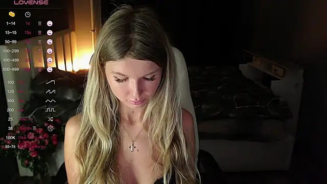 Snapshot of AngelMiaM chatting on 01-25-25, 07:07 AngelMiaM online show from 01-25-25, 07:07