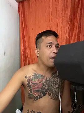 Snapshot of Thyler08 chatting on 03-21-25, 07:33 Thyler08 online show from 03-21-25, 07:33