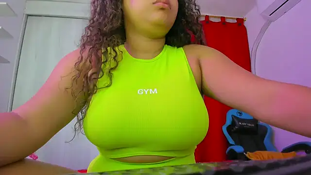 Lunastar02 online show from 11-28-25, 02:20