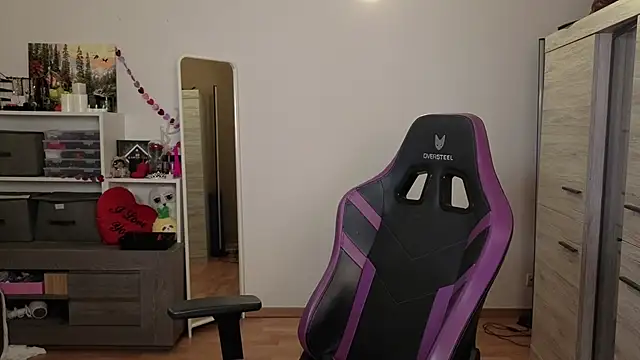 TinniAngel online show from 02-07-26, 06:33