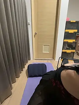 Snapshot of Tw_Angellovers chatting on 11-13-25, 04:17 Tw Angellovers online show from 11-13-25, 04:17