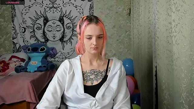 Cutie Adelia online show from 12-18-24, 12:07