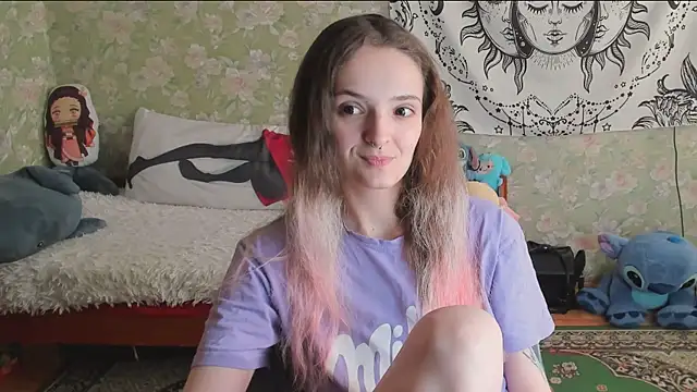 Snapshot of Cutie_Adelia chatting on 07-19-26, 12:42 Cutie Adelia online show from 07-19-26, 12:42