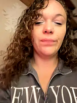 AuroraSummers online show from 12-19-25, 04:03