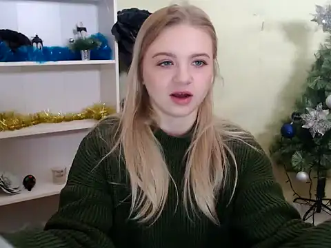 CrazyGloria online show from 12-23-24, 06:22