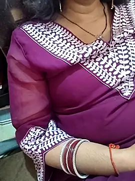 Snapshot of Diya_143 chatting on 04-19-26, 08:02 Diya 143 online show from 04-19-26, 08:02
