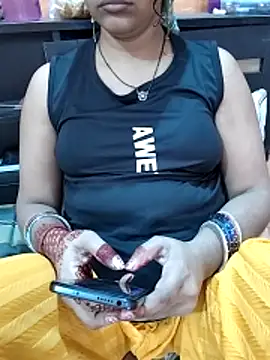 Snapshot of Diya_143 chatting on 04-27-26, 06:44 Diya 143 online show from 04-27-26, 06:44