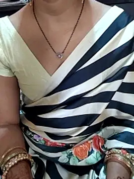 Snapshot of Diya_143 chatting on 04-28-26, 06:18 Diya 143 online show from 04-28-26, 06:18
