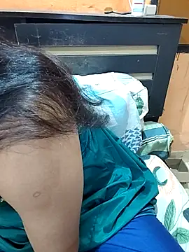 Snapshot of Diya_143 chatting on 05-11-26, 02:56 Diya 143 online show from 05-11-26, 02:56