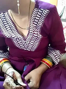 Snapshot of Diya_143 chatting on 05-12-26, 05:48 Diya 143 online show from 05-12-26, 05:48