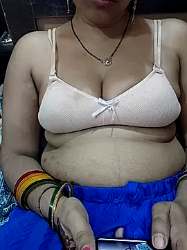 Snapshot of Diya_143 chatting on 05-15-26, 07:10 Diya 143 online show from 05-15-26, 07:10