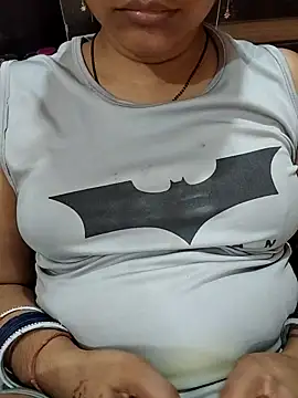Snapshot of Diya_143 chatting on 05-18-26, 05:41 Diya 143 online show from 05-18-26, 05:41