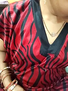 Snapshot of Diya_143 chatting on 05-23-26, 07:18 Diya 143 online show from 05-23-26, 07:18