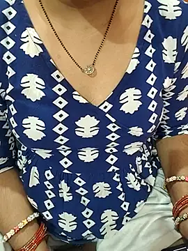 Snapshot of Diya_143 chatting on 05-25-26, 08:31 Diya 143 online show from 05-25-26, 08:31