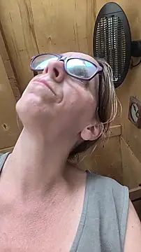 Dettybitch40 online show from 07-06-26, 12:46