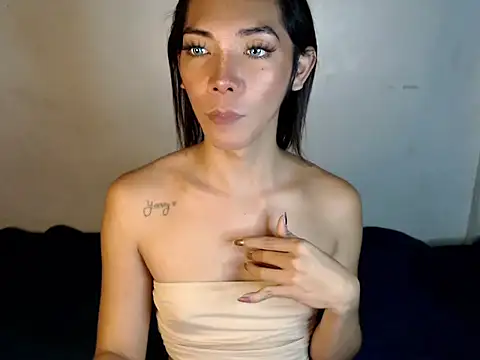 Snapshot of perly_169 chatting on 02-15-25, 11:28 perly 169 online show from 02-15-25, 11:28