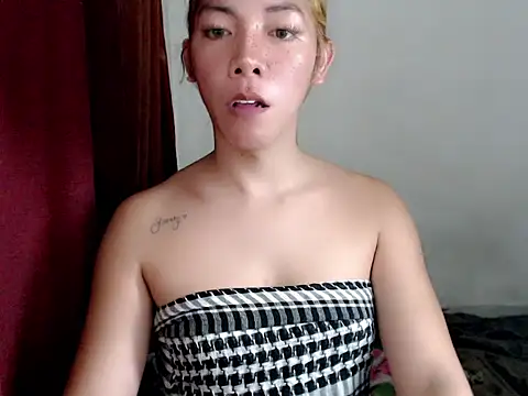 Snapshot of perly_169 chatting on 04-26-26, 10:46 perly 169 online show from 04-26-26, 10:46