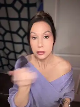 Fiona Kent  online show from 12-08-24, 06:17