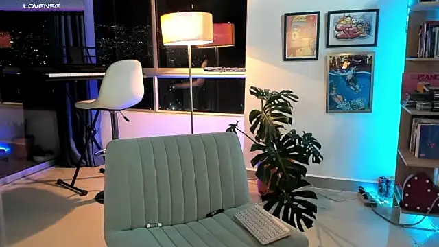 Snapshot of tastymeli chatting on 12-09-24, 11:24 tastymeli online show from 12-09-24, 11:24