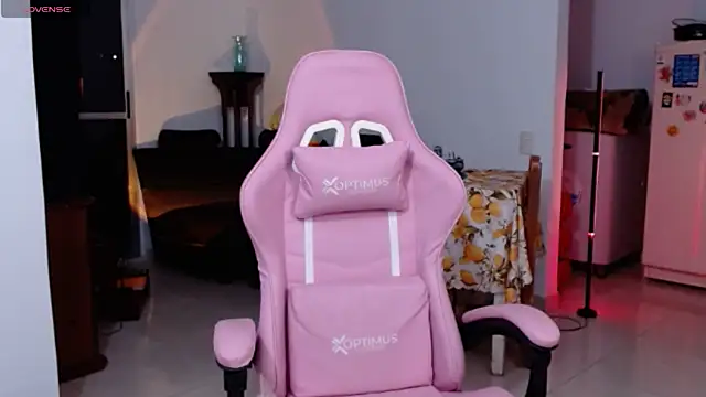 Snapshot of tastymeli chatting on 02-15-25, 03:31 tastymeli online show from 02-15-25, 03:31