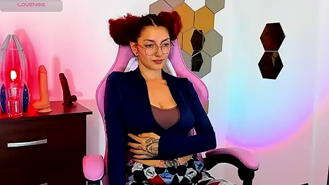 Snapshot of tastymeli chatting on 10-13-25, 01:49 tastymeli online show from 10-13-25, 01:49