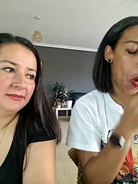 Snapshot of Goldenlace chatting on 03-18-25, 11:30 Goldenlace online show from 03-18-25, 11:30