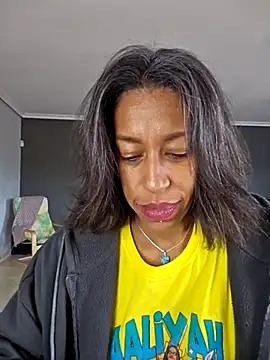 Snapshot of Goldenlace chatting on 03-20-25, 01:59 Goldenlace online show from 03-20-25, 01:59