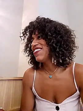 Snapshot of Goldenlace chatting on 09-17-25, 09:00 Goldenlace online show from 09-17-25, 09:00