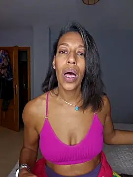 Snapshot of Goldenlace chatting on 11-10-25, 05:56 Goldenlace online show from 11-10-25, 05:56