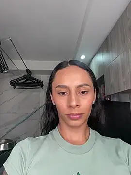 Snapshot of karlyn_angels chatting on 05-28-26, 04:48 karlyn angels online show from 05-28-26, 04:48