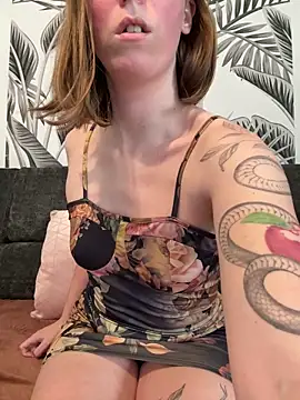 Daisy Michto Officiel online show from 02-26-26, 02:38