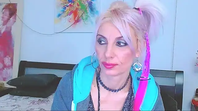 HoneyLara online show from 02-05-25, 12:42