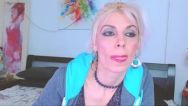 HoneyLara online show from 02-05-25, 04:48
