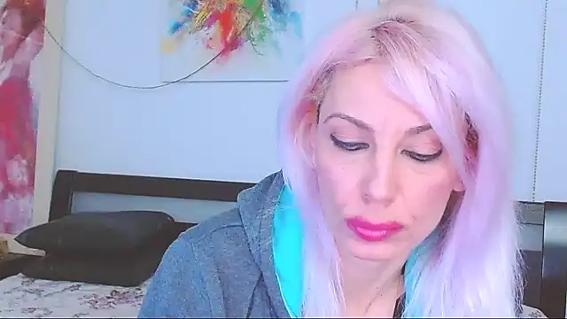 HoneyLara online show from 02-11-25, 10:50