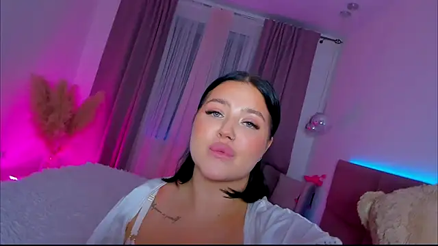 KylieLips online show from 09-18-25, 06:54