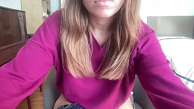 Snapshot of Mollyy998 chatting on 10-05-25, 02:37 Mollyy998 online show from 10-05-25, 02:37