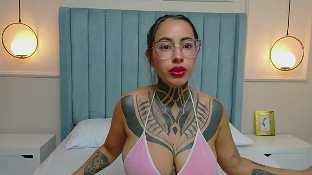 NicoleBlum online show from 04-07-26, 07:25