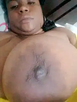 Snapshot of bigtitssxx chatting on 12-15-24, 01:54 bigtitssxx online show from 12-15-24, 01:54