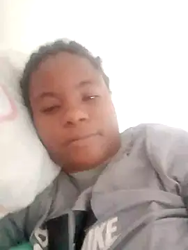 Snapshot of bigtitssxx chatting on 10-10-25, 07:46 bigtitssxx online show from 10-10-25, 07:46