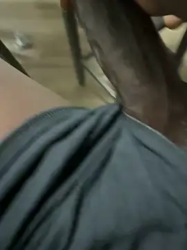 Snapshot of little0245 chatting on 02-10-25, 10:19 little0245 online show from 02-10-25, 10:19