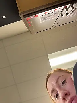 Snapshot of cinnatitties chatting on 10-30-25, 05:35 cinnatitties online show from 10-30-25, 05:35