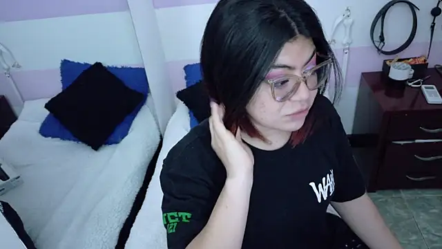 Catwhite  online show from 11-22-25, 01:32