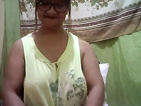 Snapshot of ScorpionLove12 chatting on 05-10-26, 04:01 ScorpionLove12 online show from 05-10-26, 04:01